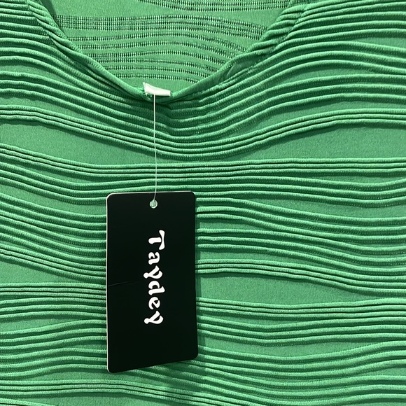 Green dress size large 100 polyester by Taydey never worn with tag - Picture 6 of 6
